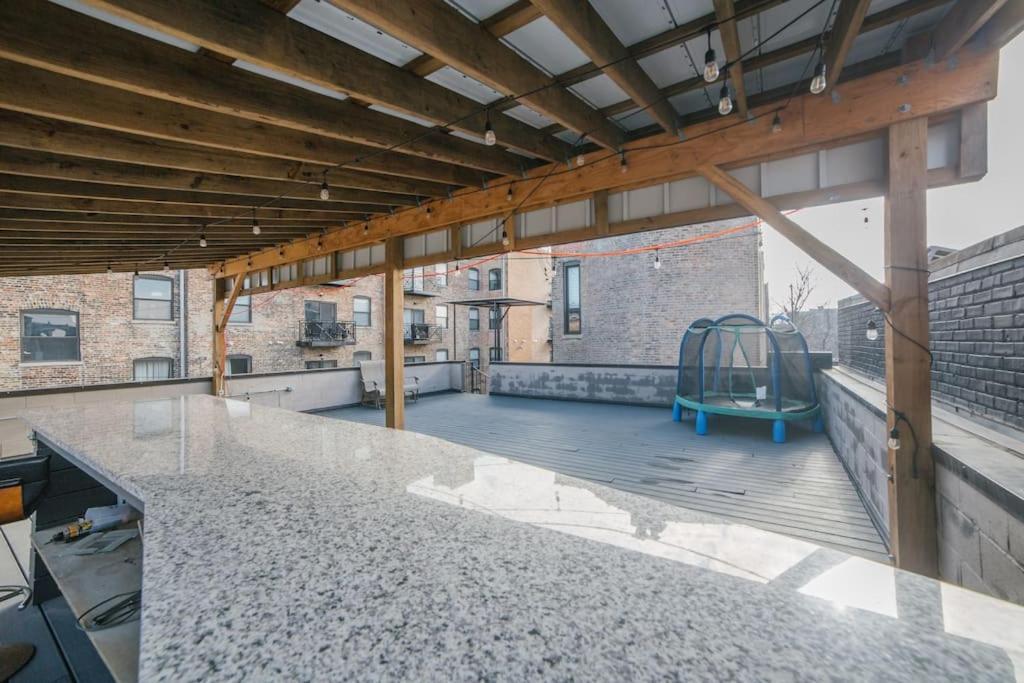 Chicago Mid-Century Gem Steps From United Center Vila Exterior foto