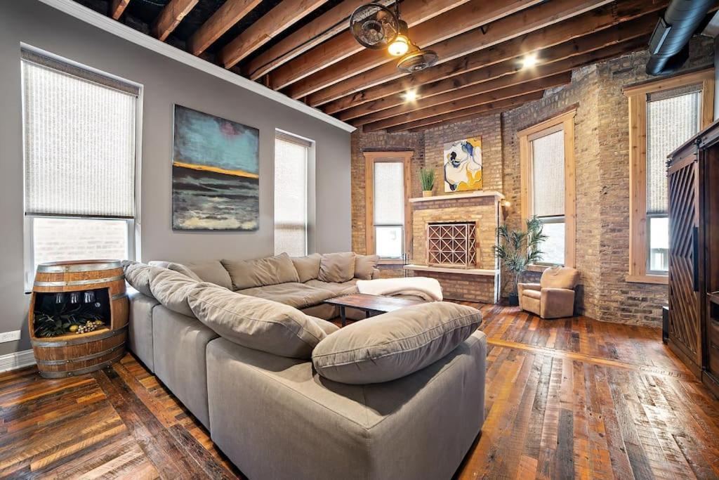 Chicago Mid-Century Gem Steps From United Center Vila Exterior foto