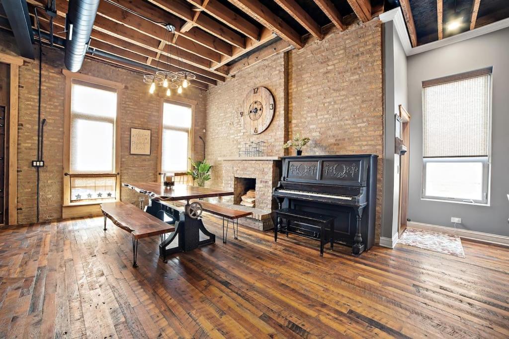 Chicago Mid-Century Gem Steps From United Center Vila Exterior foto
