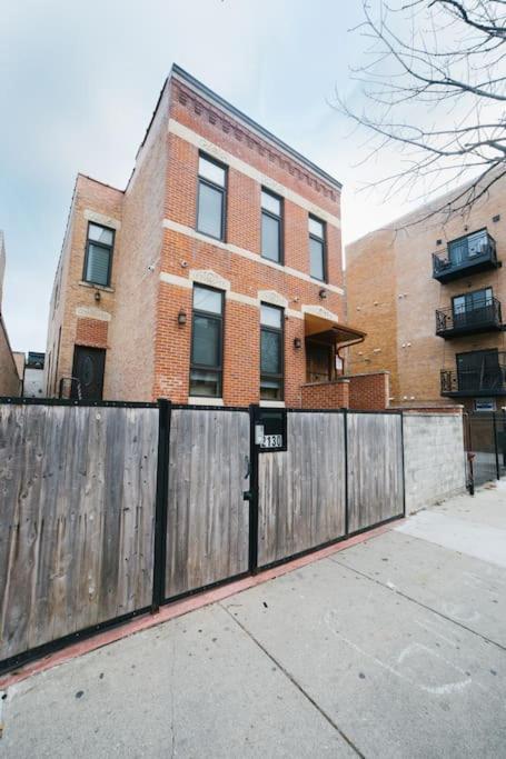 Chicago Mid-Century Gem Steps From United Center Vila Exterior foto