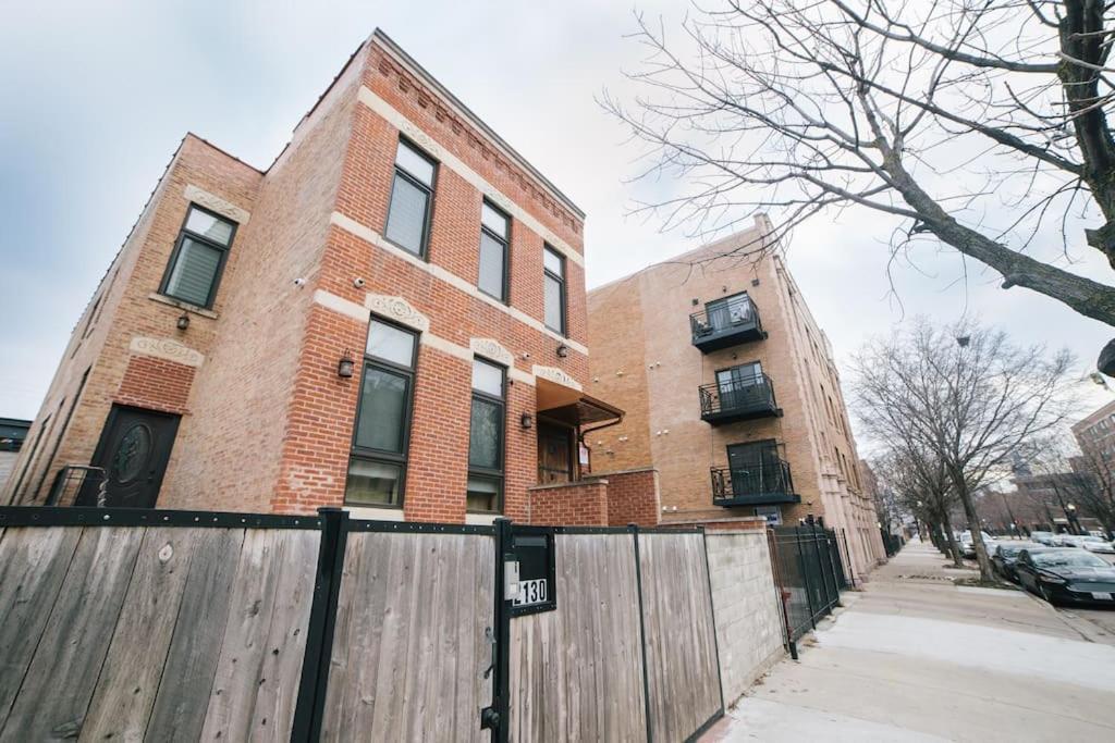 Chicago Mid-Century Gem Steps From United Center Vila Exterior foto