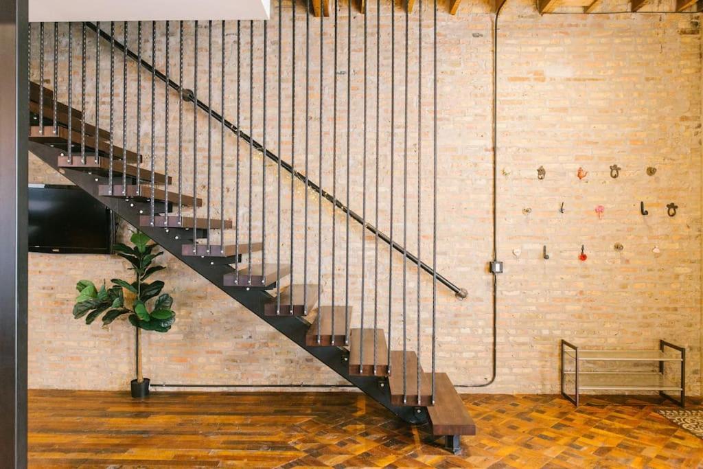 Chicago Mid-Century Gem Steps From United Center Vila Exterior foto